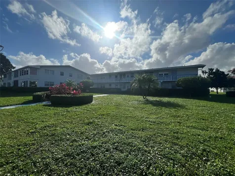 62 Farnham C Deerfield Beach FL 33442