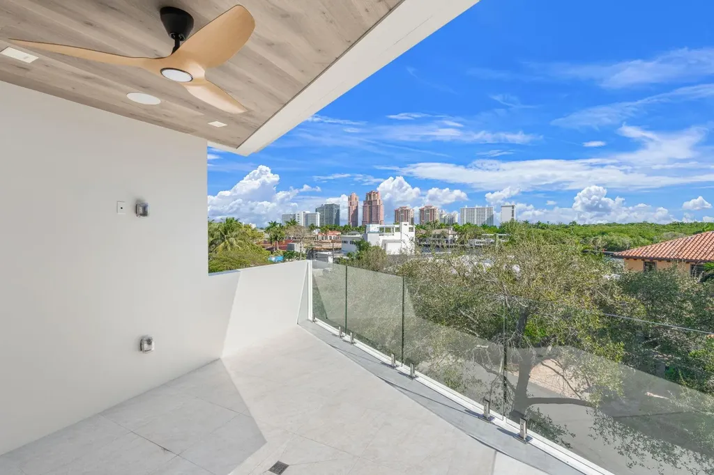 2035 Intracoastal Drive Fort Lauderdale FL 33305