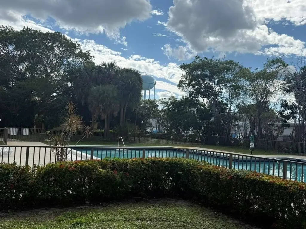 733 SE 1st Way Deerfield Beach FL 33441