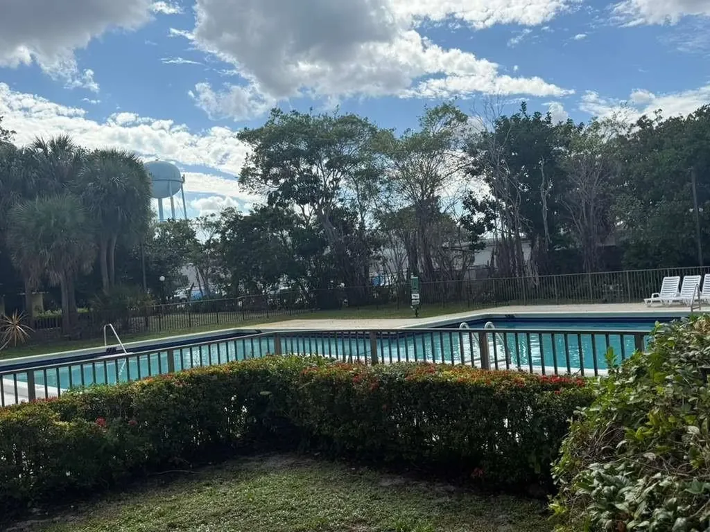 733 SE 1st Way Deerfield Beach FL 33441