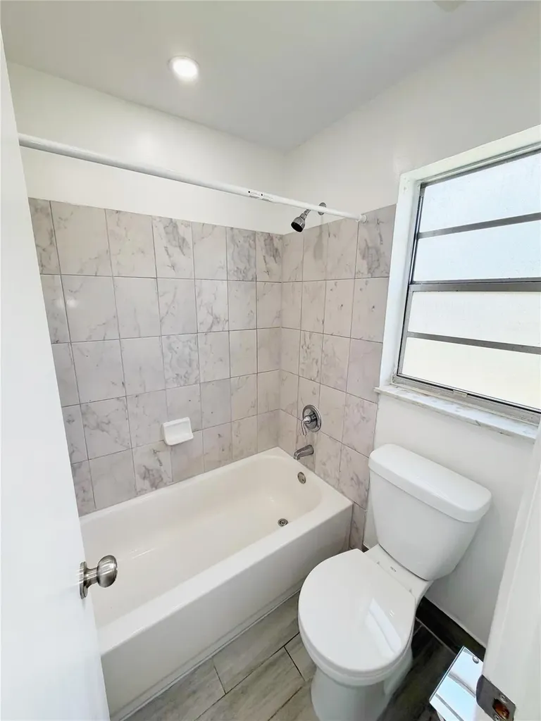 2710 Riverside Drive Coral Springs FL 33065