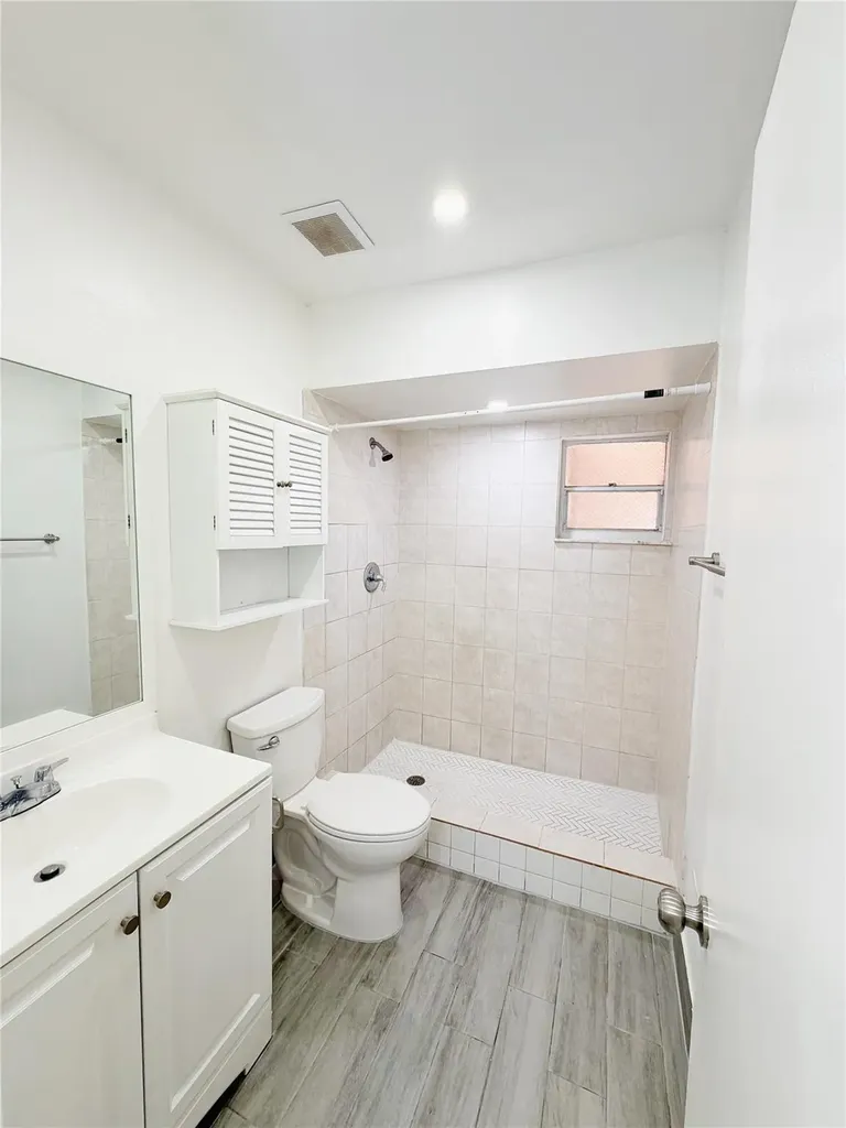 2710 Riverside Drive Coral Springs FL 33065
