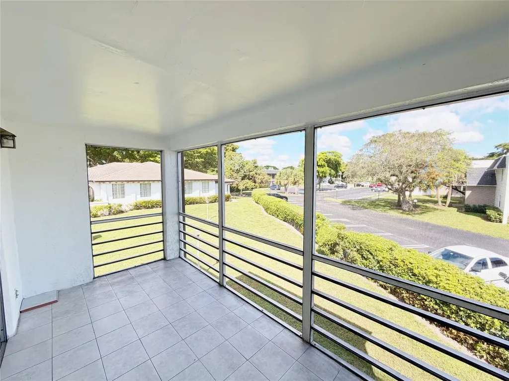 2710 Riverside Drive Coral Springs FL 33065