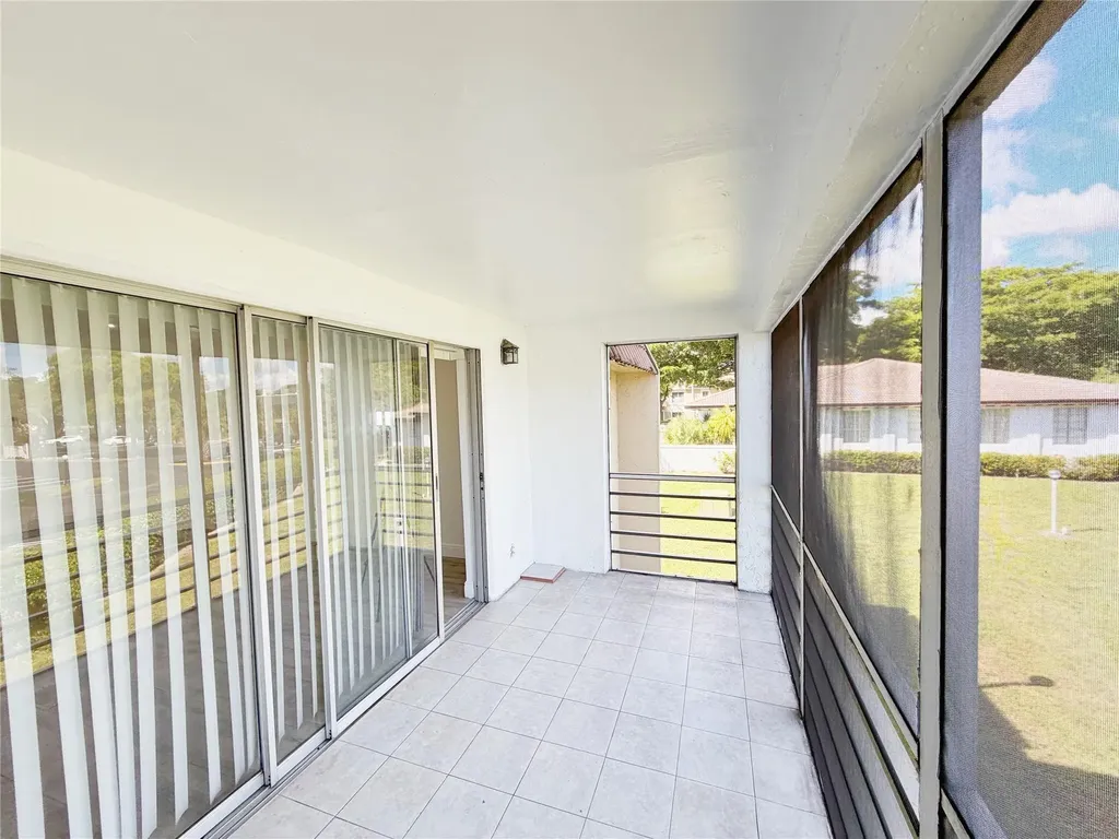 2710 Riverside Drive Coral Springs FL 33065