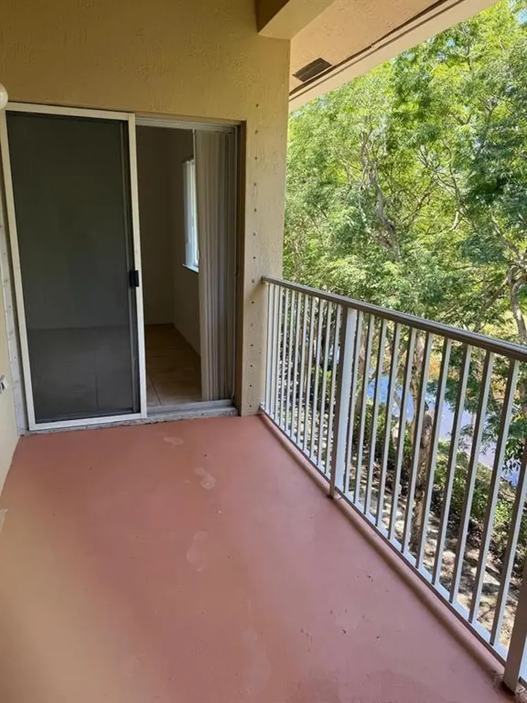 2941 Riverside Drive Coral Springs FL 33065