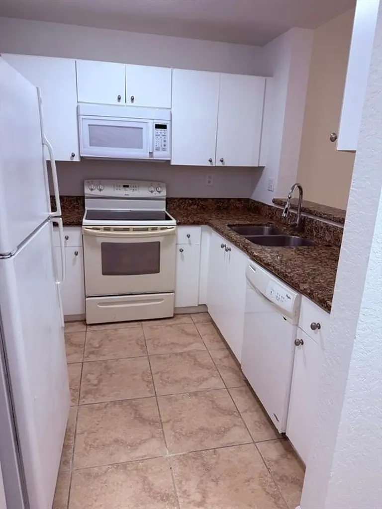 2941 Riverside Drive Coral Springs FL 33065