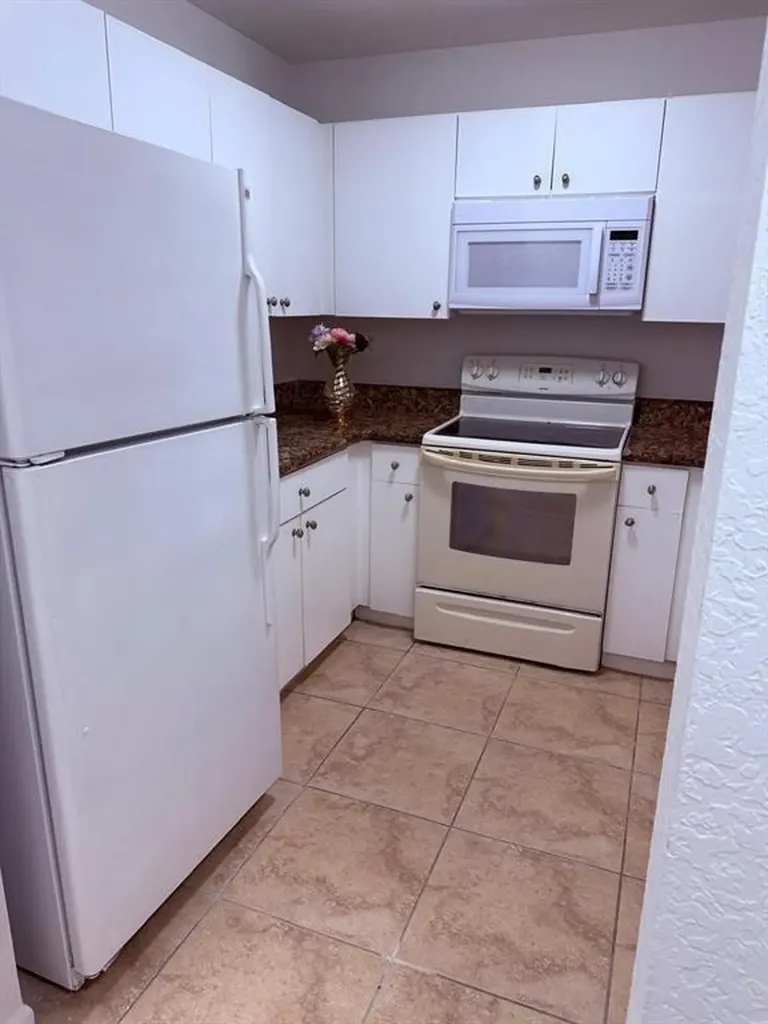 2941 Riverside Drive Coral Springs FL 33065