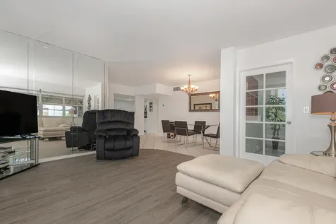 1333 E Hallandale Beach Boulevard Hallandale Beach FL 33009