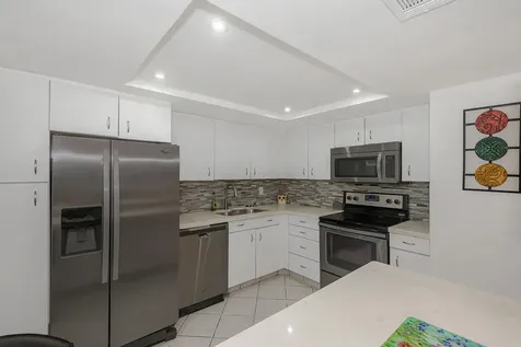 1333 E Hallandale Beach Boulevard Hallandale Beach FL 33009
