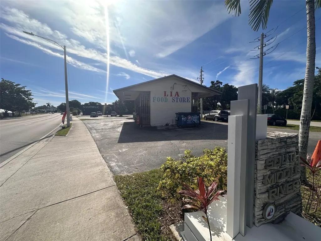 1790 N Andrews Square Fort Lauderdale FL 33311