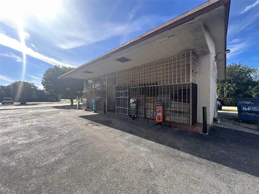 1790 N Andrews Square Fort Lauderdale FL 33311