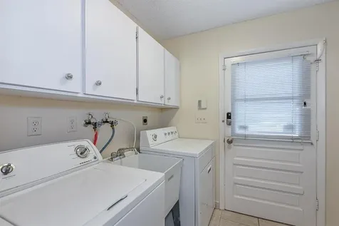 3650 N 36th Avenue Hollywood FL 33021