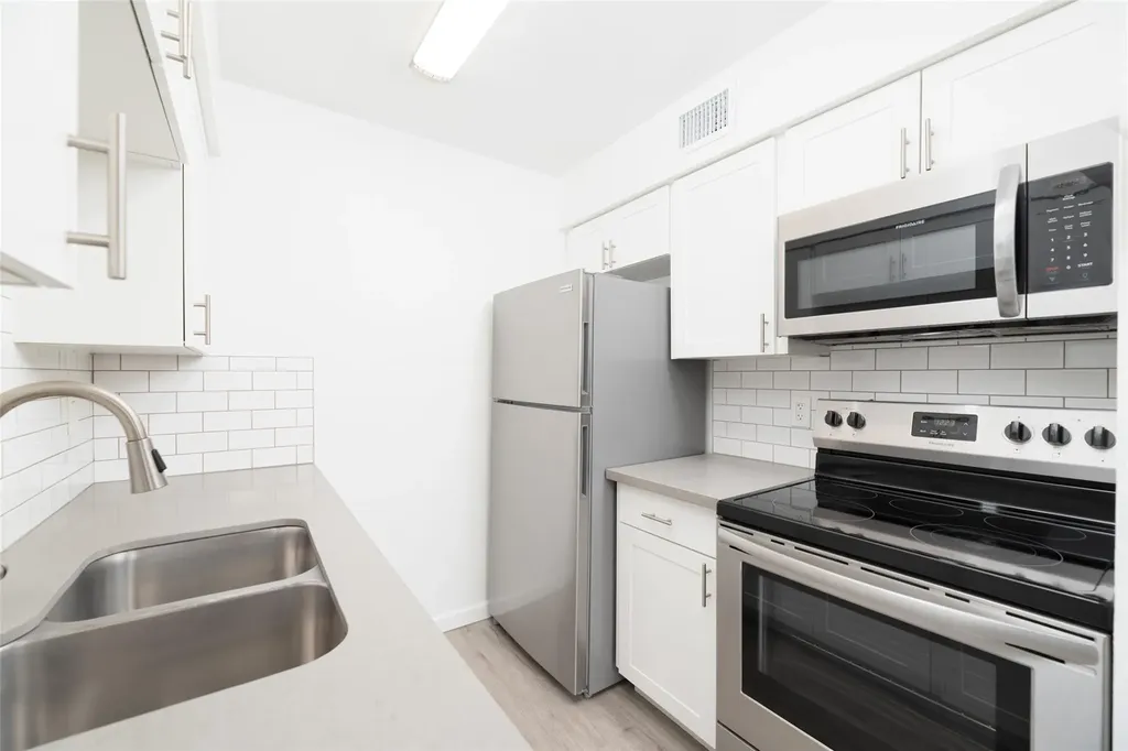 1401 NE 17th Court Fort Lauderdale FL 33305