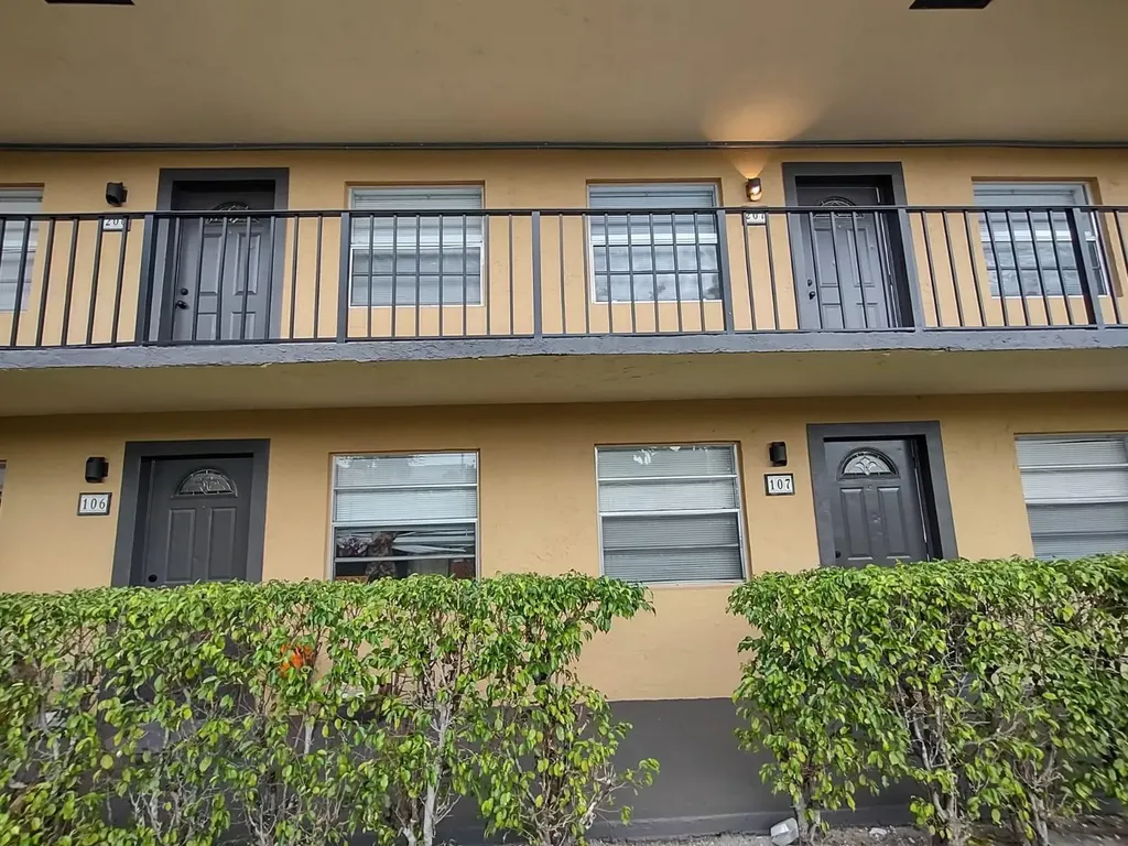 1401 NE 17th Court Fort Lauderdale FL 33305