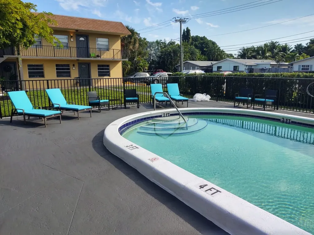 1401 NE 17th Court Fort Lauderdale FL 33305