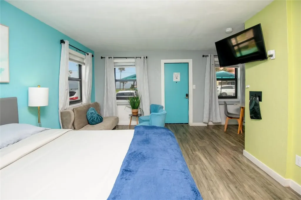 1915 N Atlantic Avenue Daytona Beach FL 32118