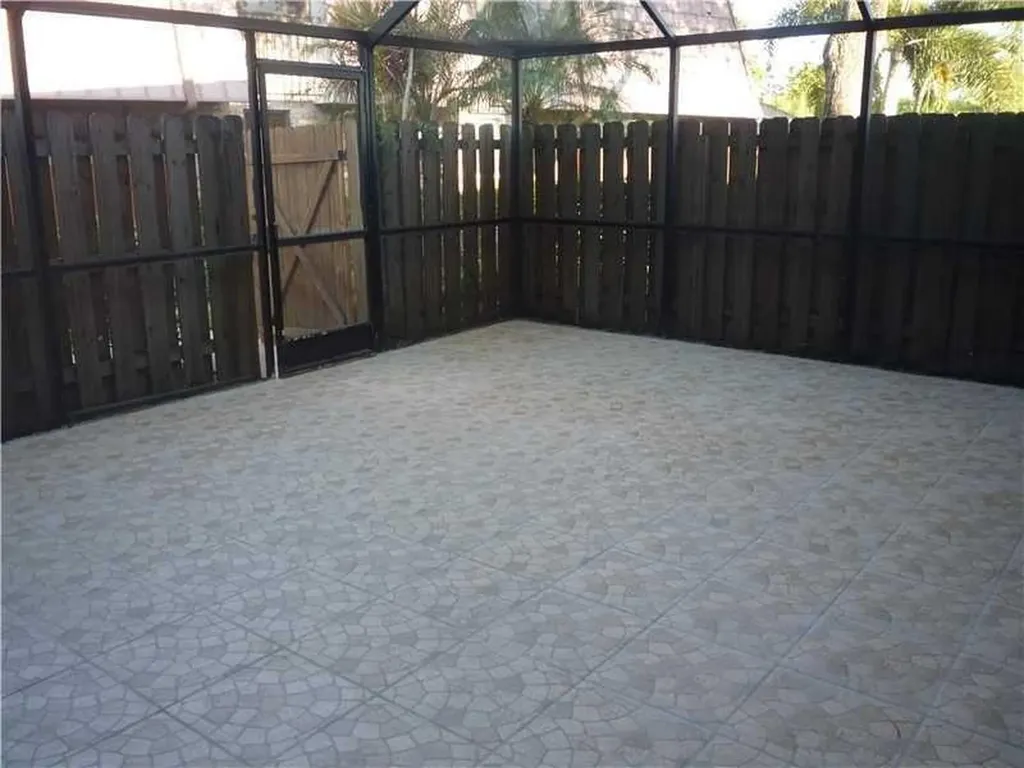 7539 Courtyard Run Boca Raton FL 33433