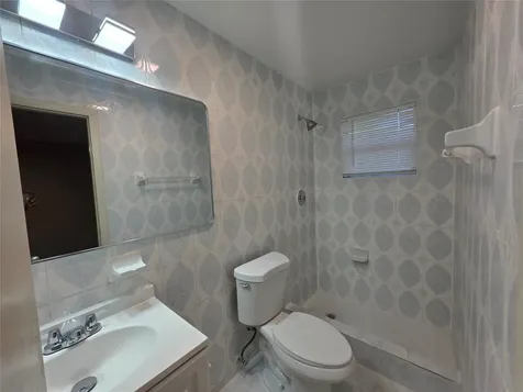 309 NE 169th Street North Miami Beach FL 33162
