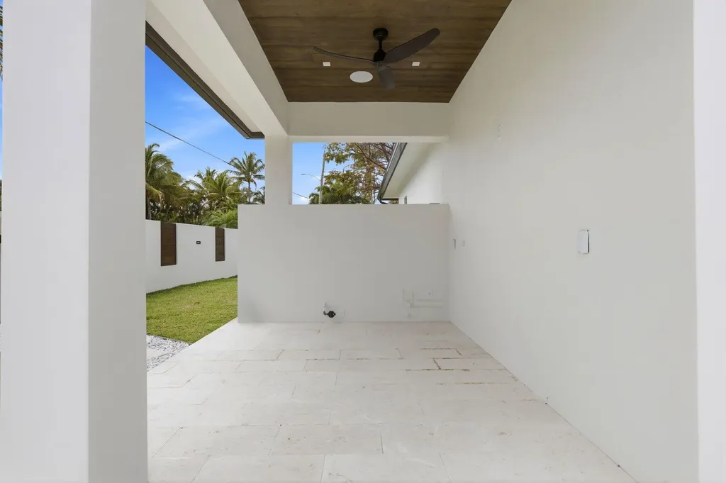2400 NE 26th Avenue Fort Lauderdale FL 33305