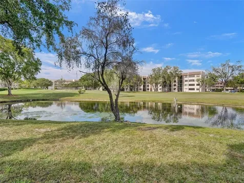 2704 NW 104th Avenue Sunrise FL 33322