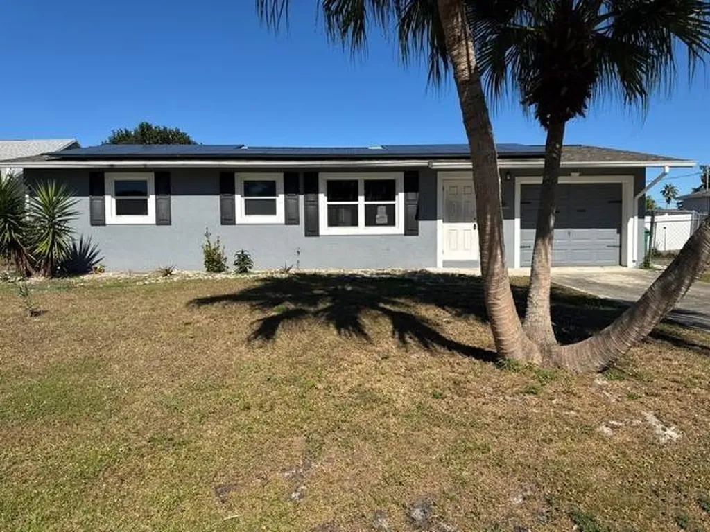 321 NE Genesee Avenue Port St Lucie FL 34983
