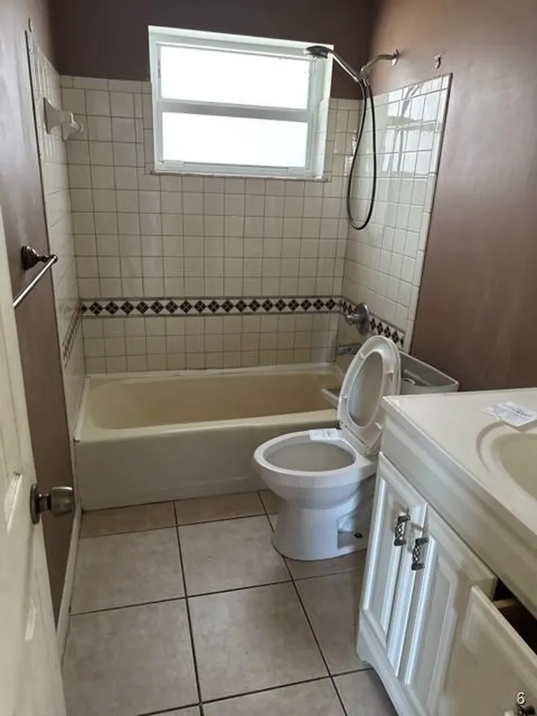 321 NE Genesee Avenue Port St Lucie FL 34983