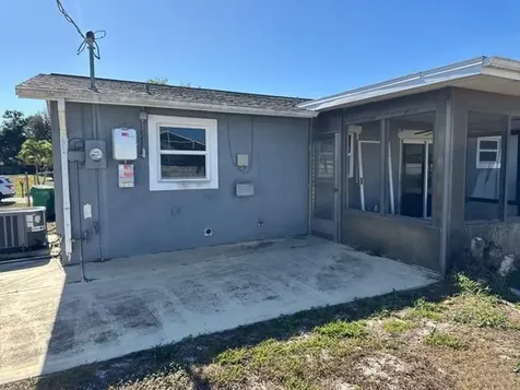 321 NE Genesee Avenue Port St Lucie FL 34983