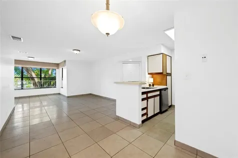 2906 S University Drive Davie FL 33328