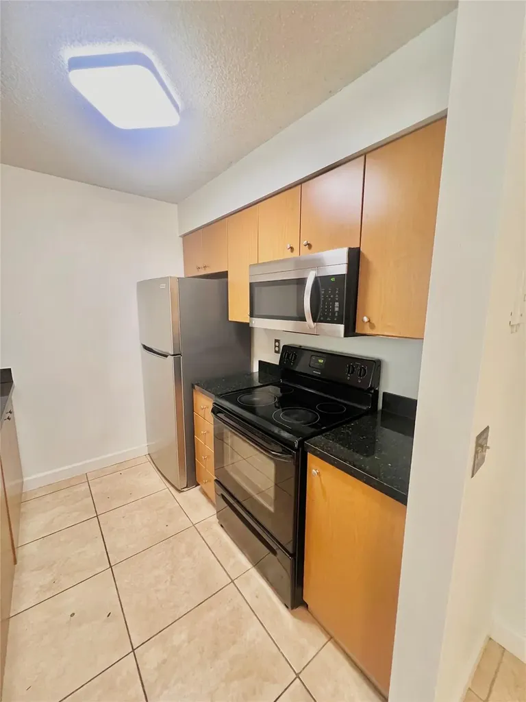 741 NW 104th Avenue Hollywood FL 33026