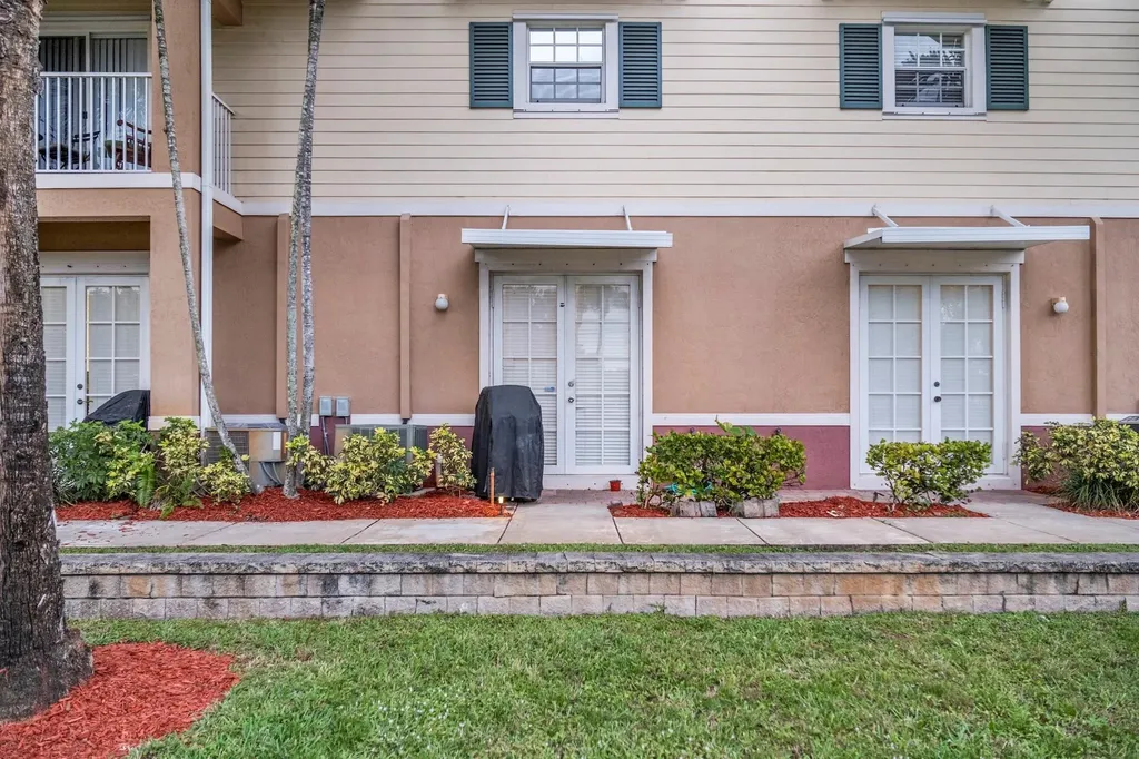 4609 SW 75th Way Davie FL 33314