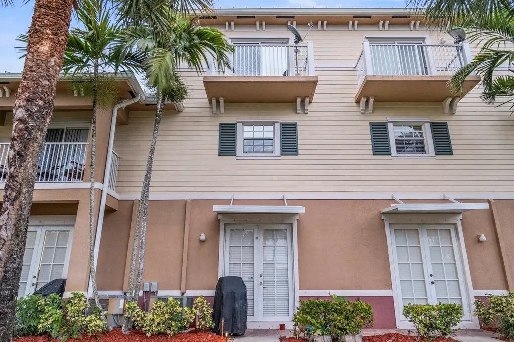 4609 SW 75th Way Davie FL 33314
