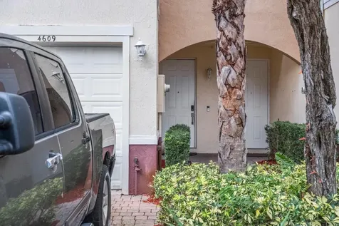 4609 SW 75th Way Davie FL 33314
