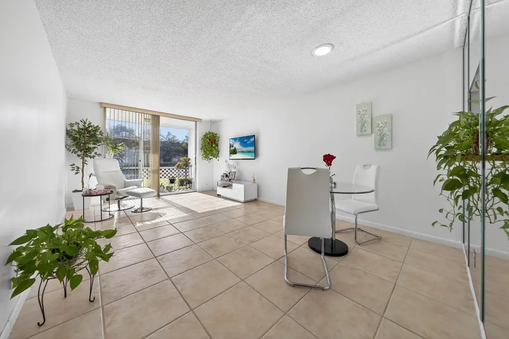 9281 Sunrise Lakes Boulevard Sunrise FL 33322