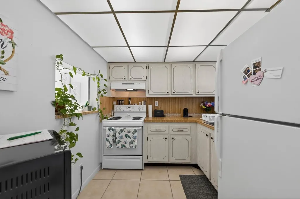 9281 Sunrise Lakes Boulevard Sunrise FL 33322
