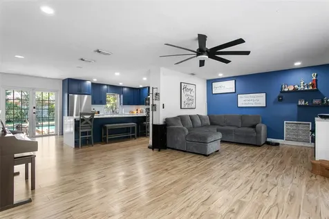 846 Ramblewood Drive Coral Springs FL 33071