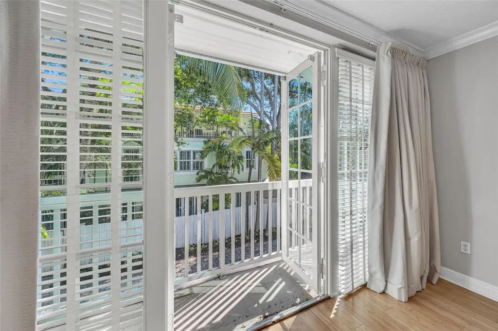 1617 NE 2nd Court Fort Lauderdale FL 33301
