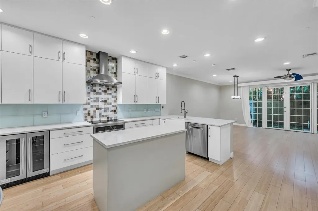 1617 NE 2nd Court Fort Lauderdale FL 33301