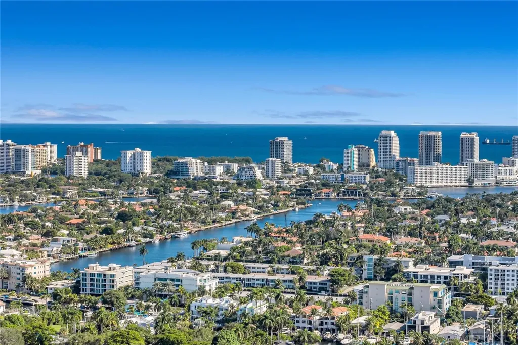 1617 NE 2nd Court Fort Lauderdale FL 33301