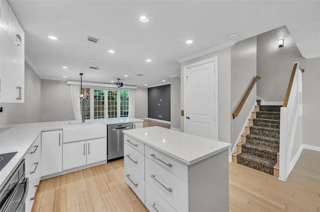 1617 NE 2nd Court Fort Lauderdale FL 33301