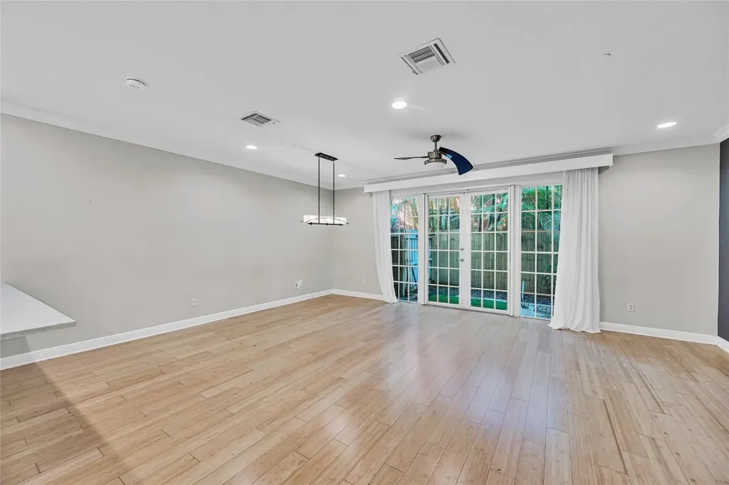 1617 NE 2nd Court Fort Lauderdale FL 33301