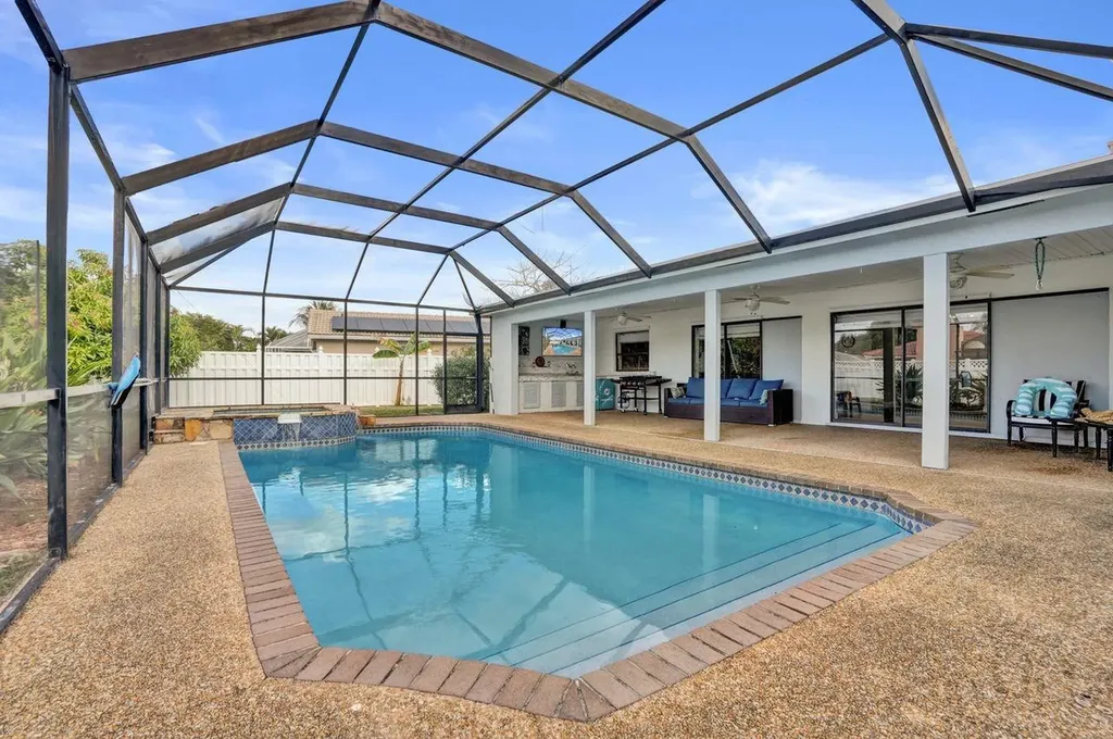 326 NW 101st Terrace Coral Springs FL 33071