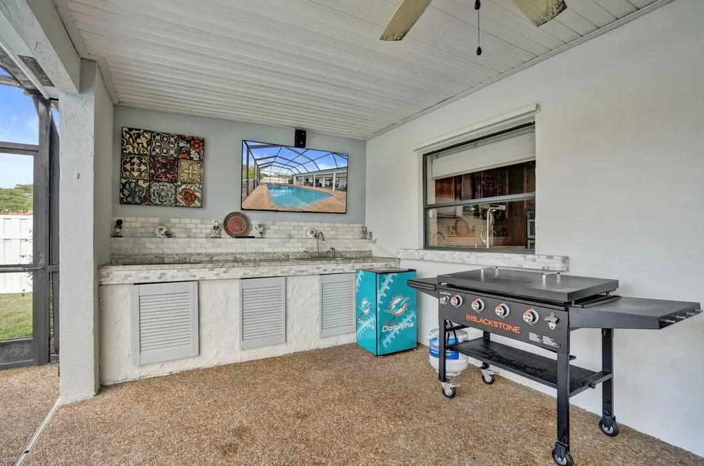 326 NW 101st Terrace Coral Springs FL 33071