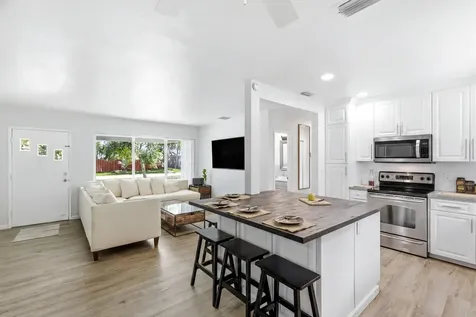 861 NE 9th Avenue Pompano Beach FL 33060