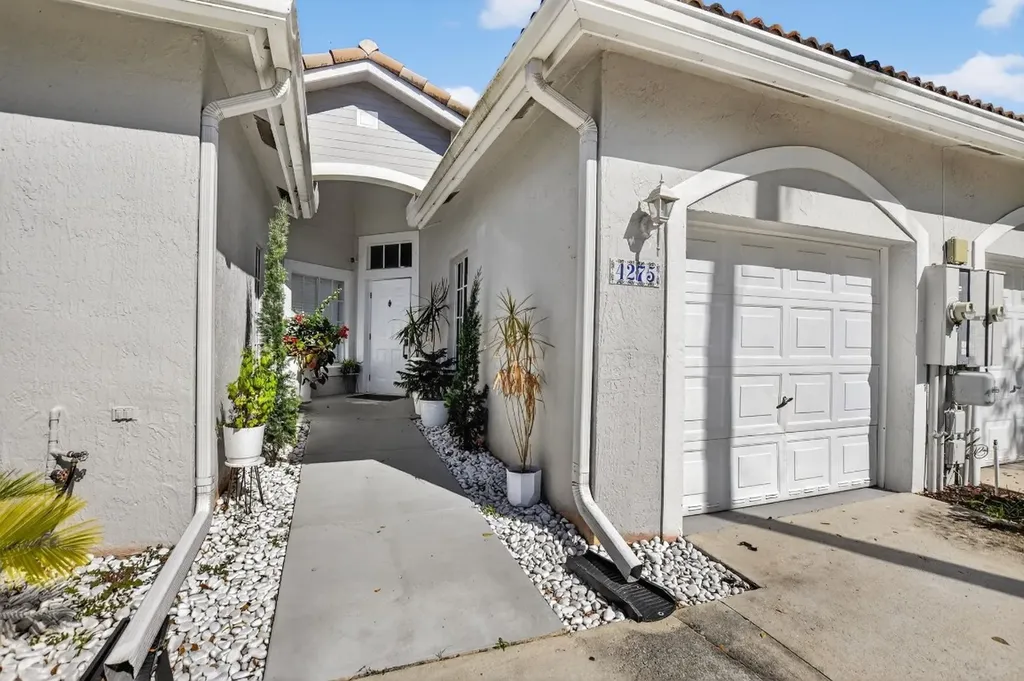 4275 SW 10th Court Deerfield Beach FL 33442