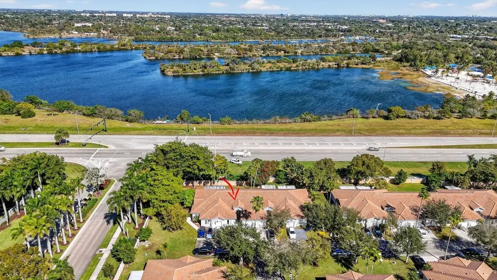 4275 SW 10th Court Deerfield Beach FL 33442
