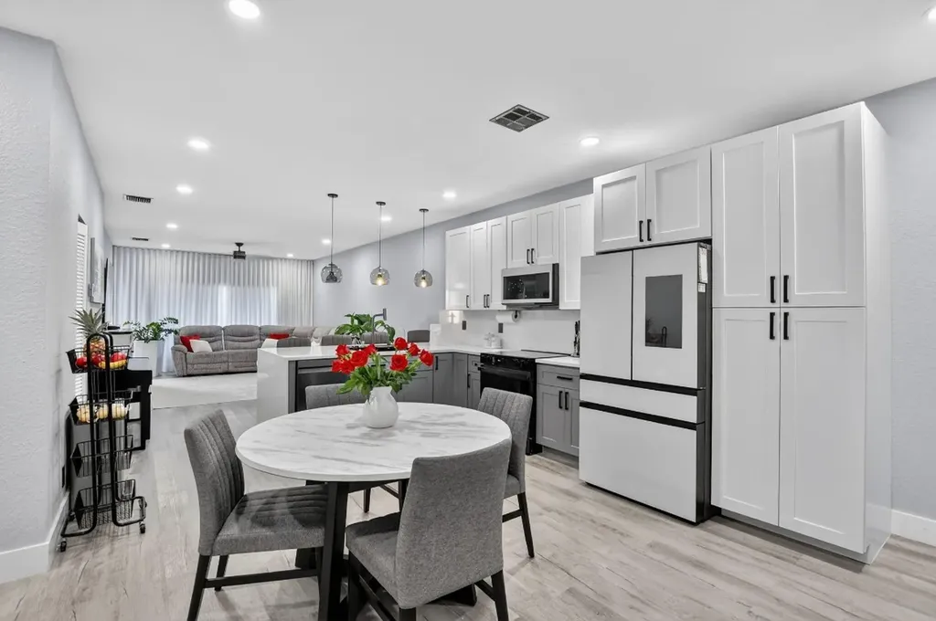 4275 SW 10th Court Deerfield Beach FL 33442