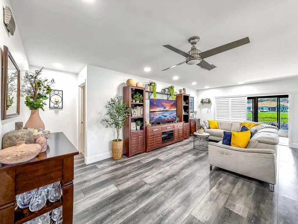 13232 Lucinda Palm Court Delray Beach FL 33484