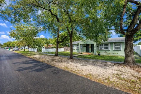 224 SW 15th Street Dania Beach FL 33004