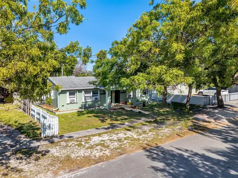 224 SW 15th Street Dania Beach FL 33004