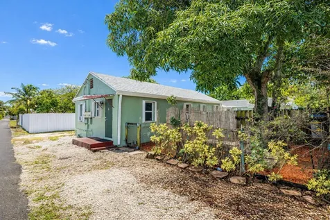 224 SW 15th Street Dania Beach FL 33004